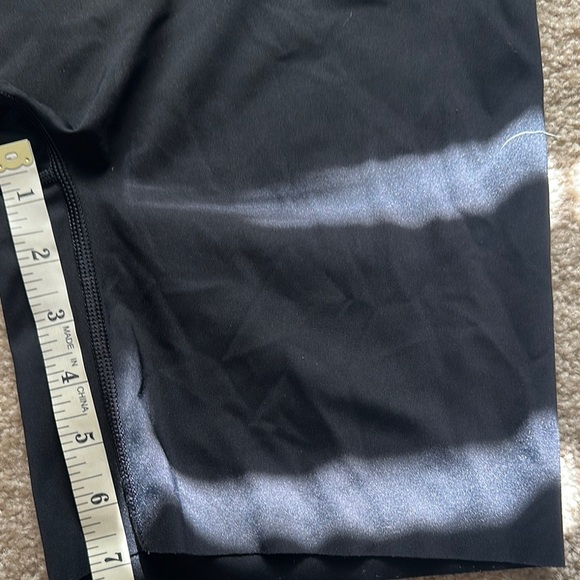 Aerie Offline OG Black Bike High Waisted Spandex 7” Women’s Large Train Run - Picture 4 of 5